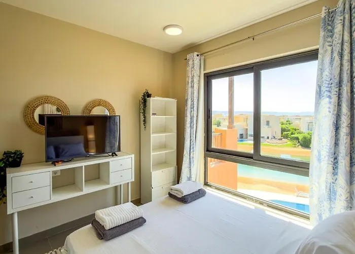 Daire Lagoon & Shared Pool Views! Tawila 2br In El Gouna Hurgada