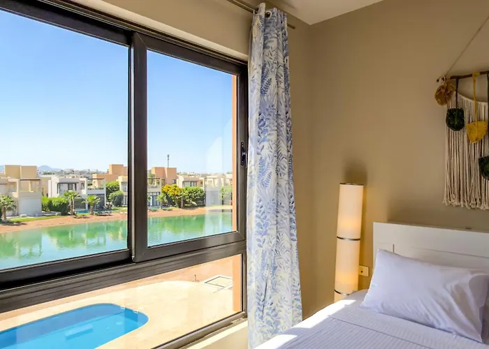 Lagoon & Shared Pool Views! Tawila 2br In El Gouna Appartement